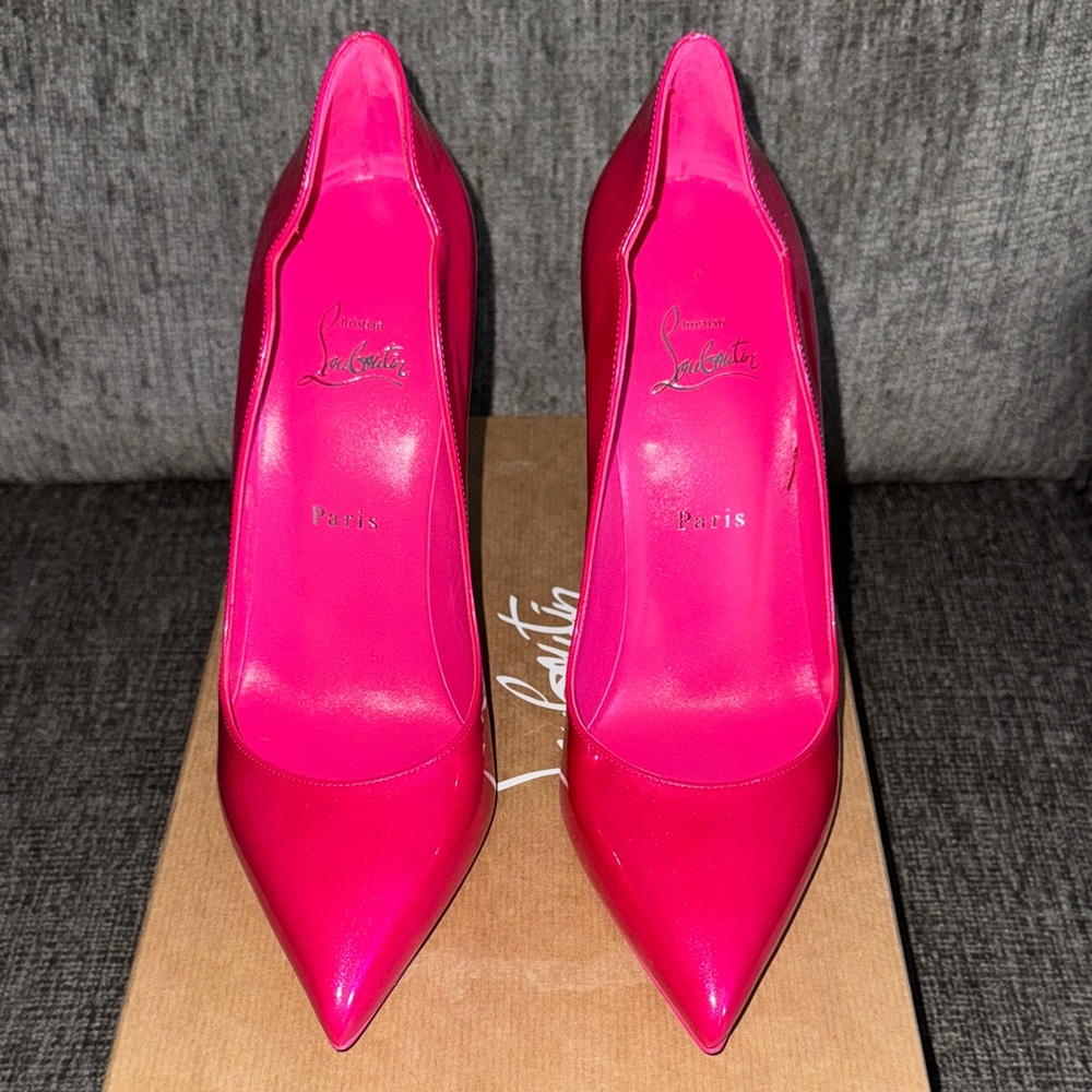 New Christian Louboutin Hot Chick heels